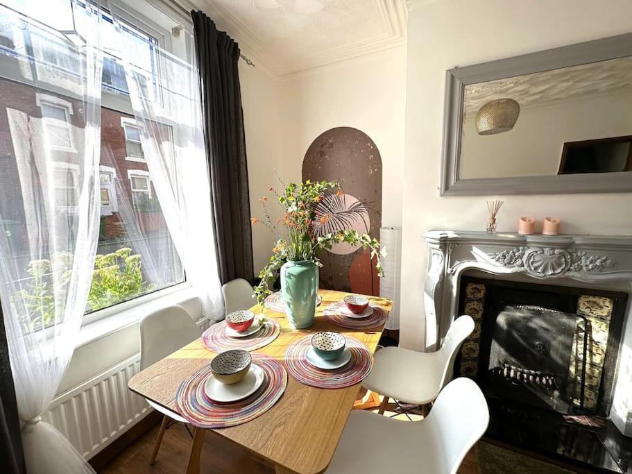 Leeds Cosy House Holiday home *